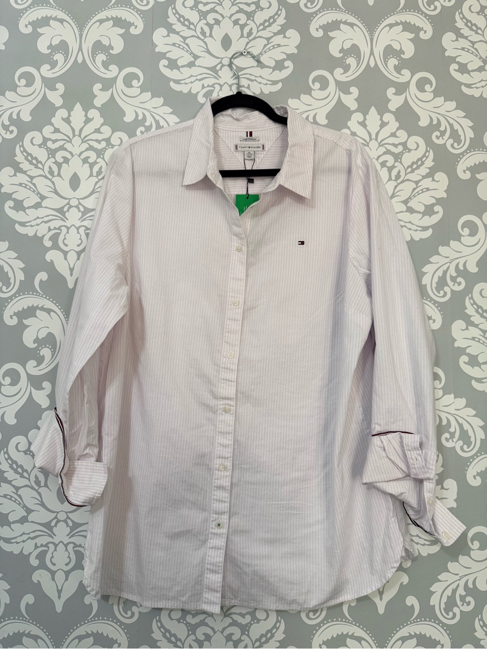 🌿2/$25 • Tommy Hilfiger Lilac Striped Roll Tab Button Down Shirt